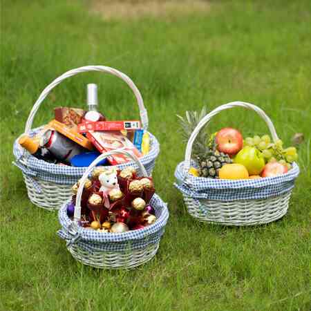 Wickerwise White Round Willow Gift Basket with Blue and White Gingham Liner and Sturdy Foldable Handles, 3 Set QI004620.BL.3
